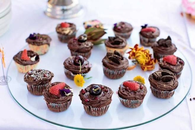 Cupcake Platter (12 pc)