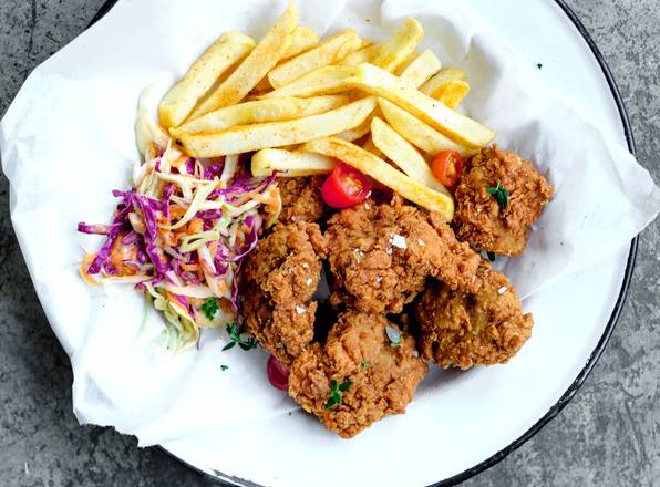Southern Fried Chickn, Chips & Slaw